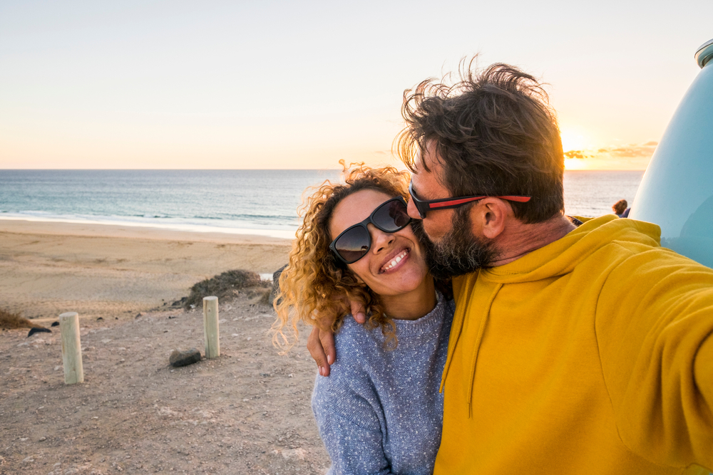 Happy,Couple,Take,Selfie,Picture,At,The,Beach,With,Love