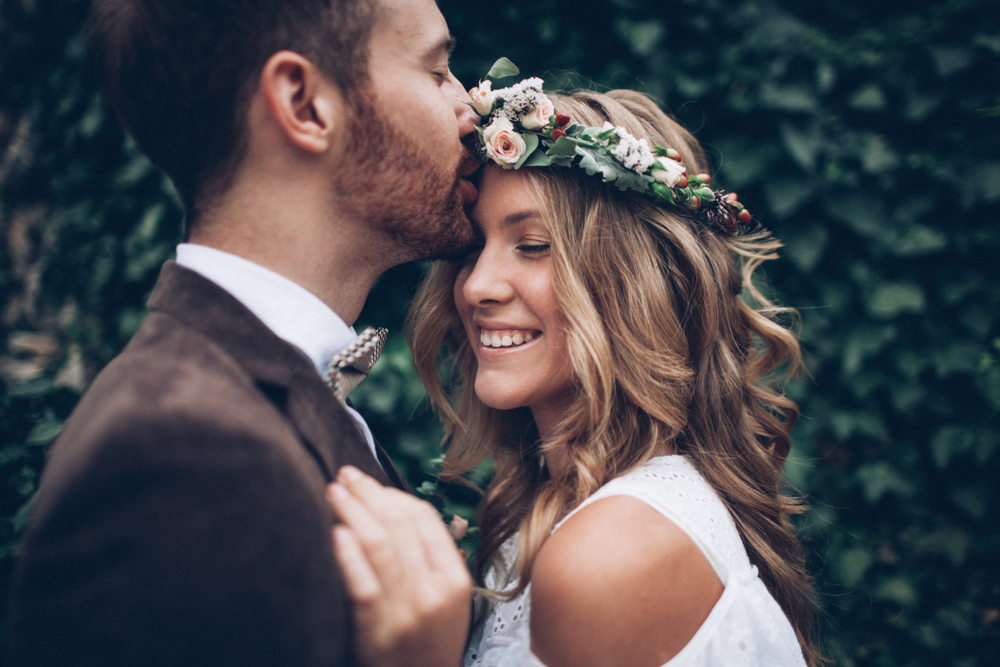 Amazing,Smiling,Wedding,Couple.,Pretty,Bride,And,Stylish,Groom.