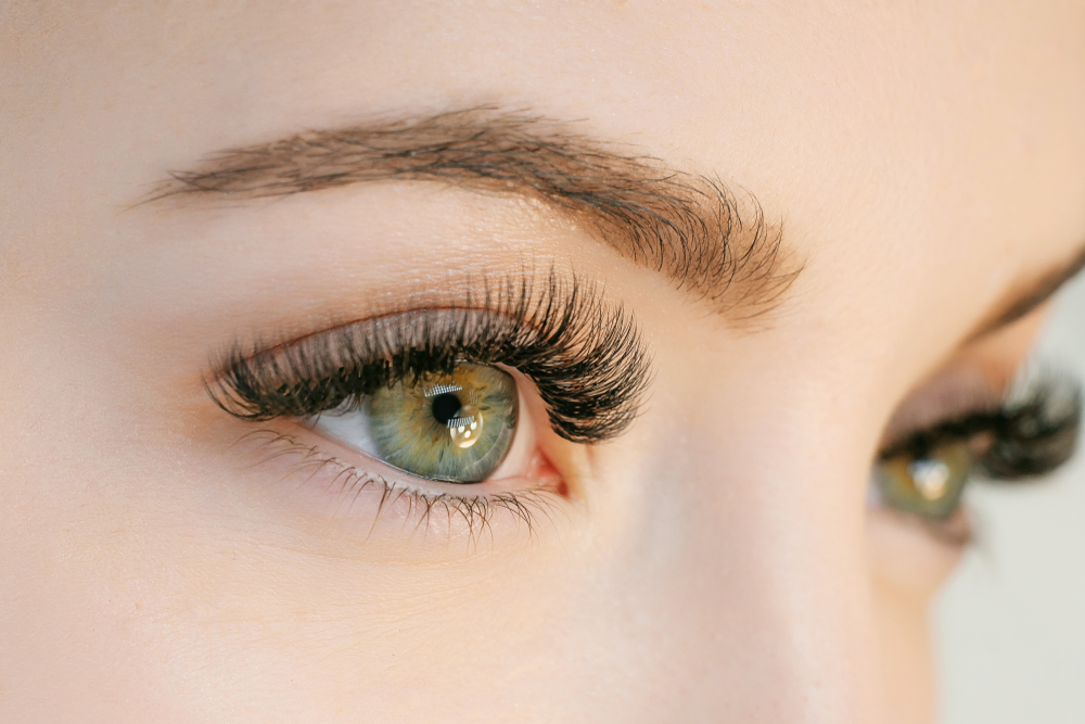 Close,Up,View,Of,Beautiful,Green,Female,Eye,With,Long