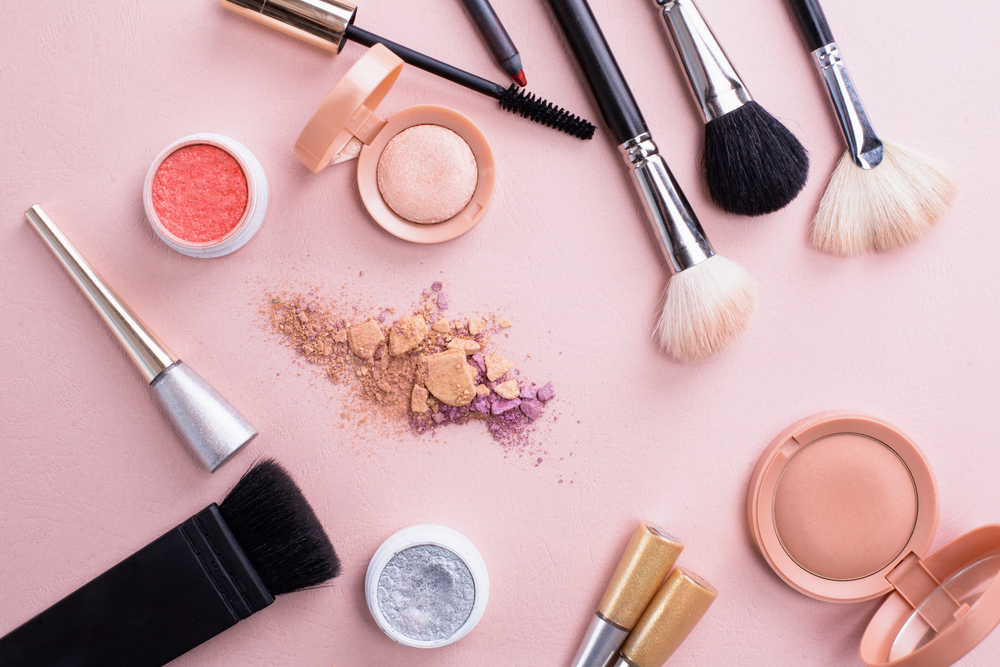 Makeup,Brush,And,Cosmetics