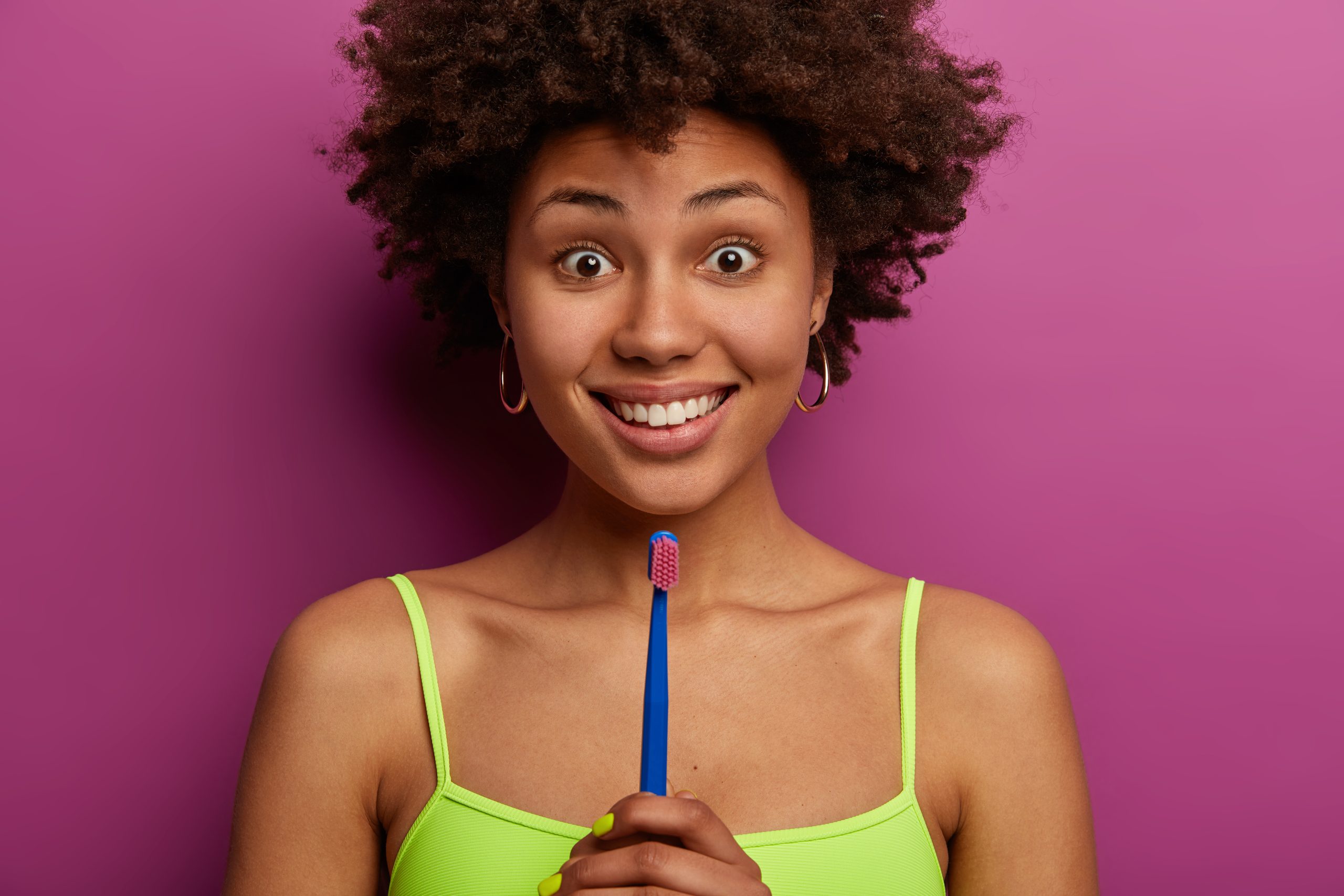 4 Gründe, warum du lila Zahncreme ausprobieren musst
