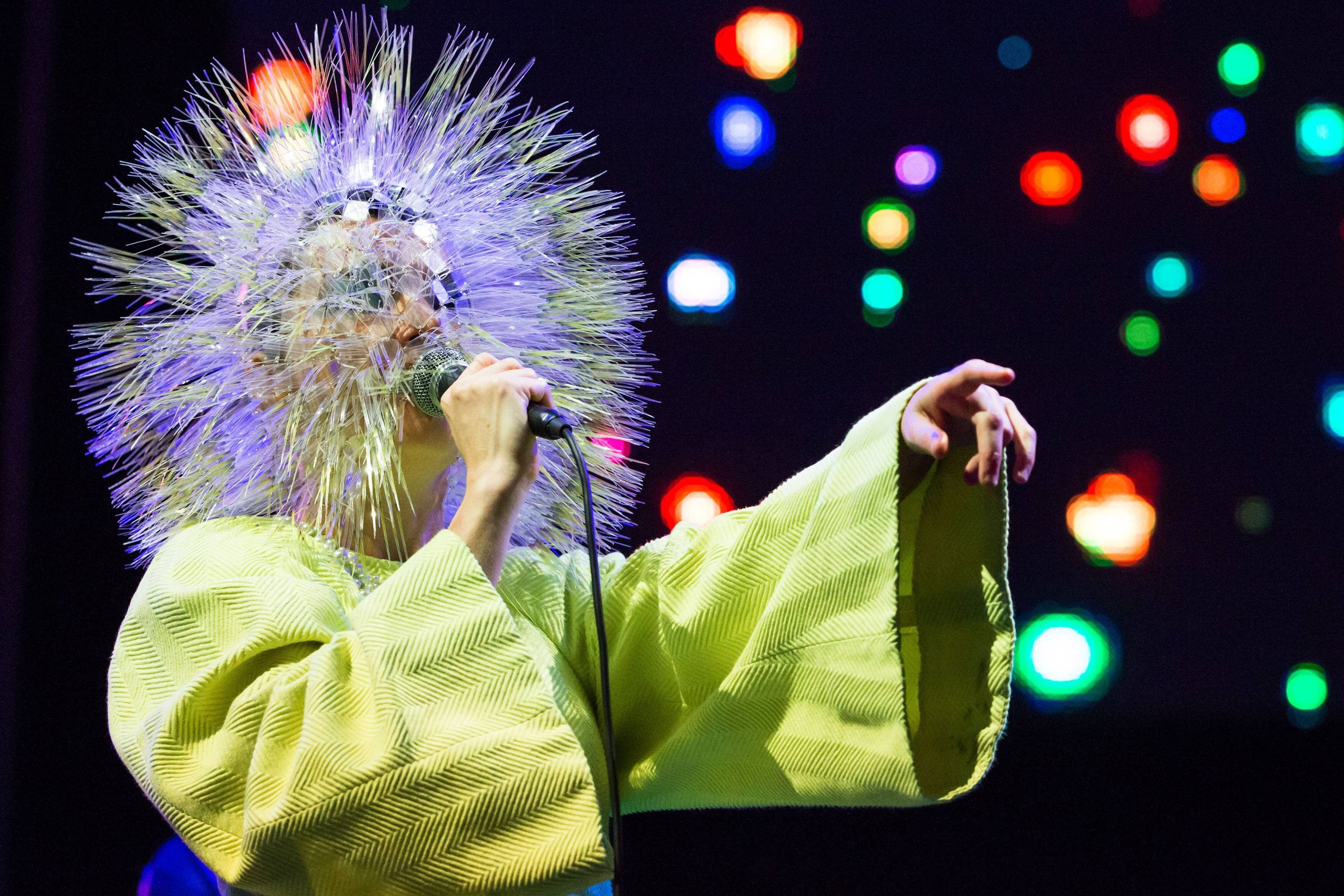 Sängerin Björk während eines Auftrittes im Rahmen des BERLIN FESTIVAL.