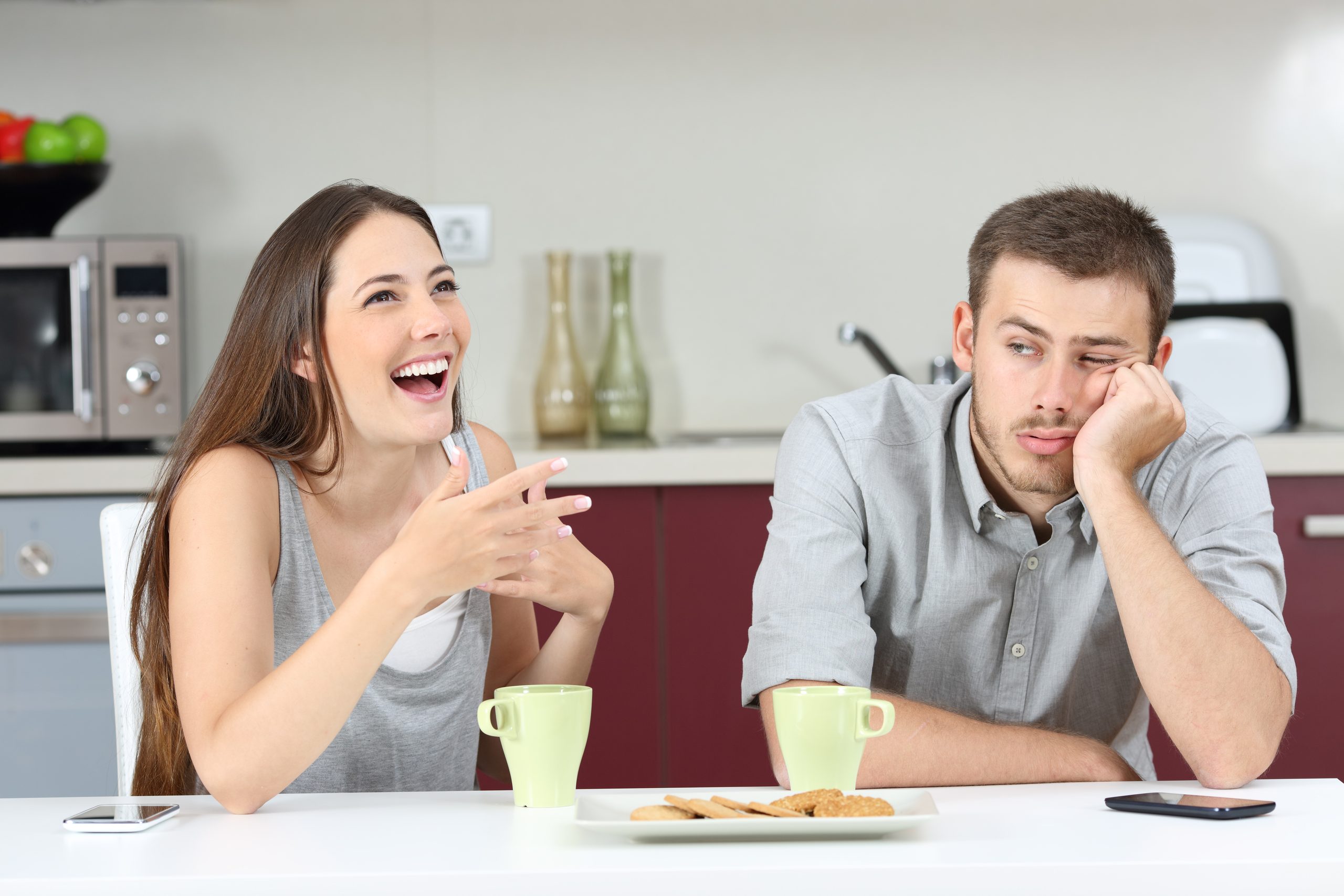 Mann und Frau auf schlechtem Date