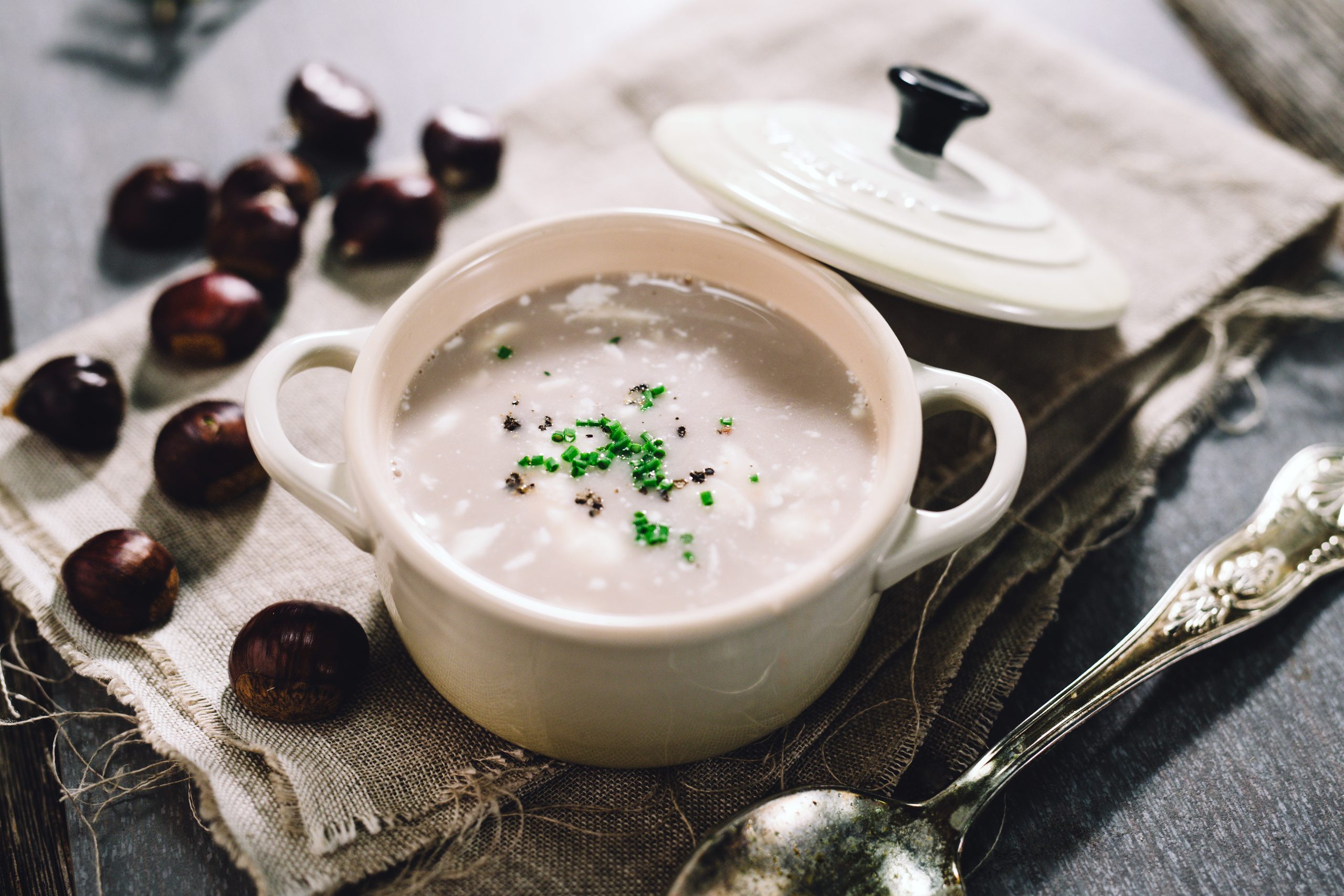 Maronensuppe mit Apfel-Nuss-Topping