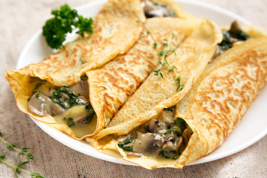 Mhmm, leckere Pfannkuchen mit Champignonrahm!