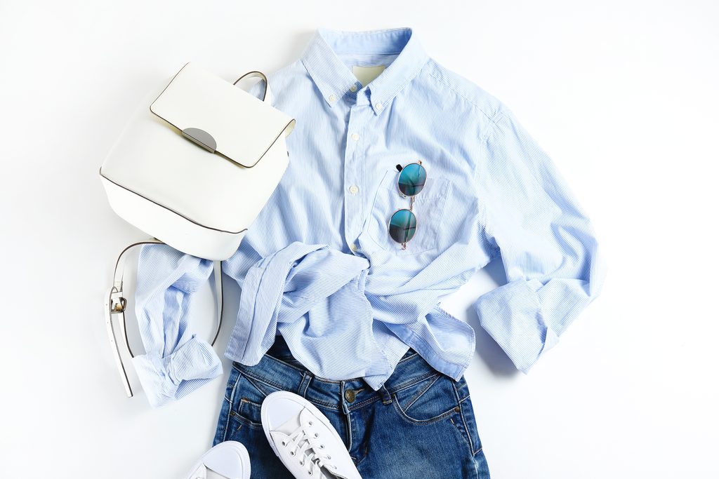 Flatlay blaues Outfit.