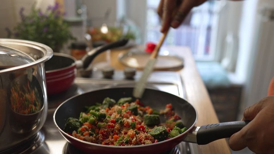Abnehmen mit einer Mahlzeit am Tag: So funktioniert die OMAD-Diät