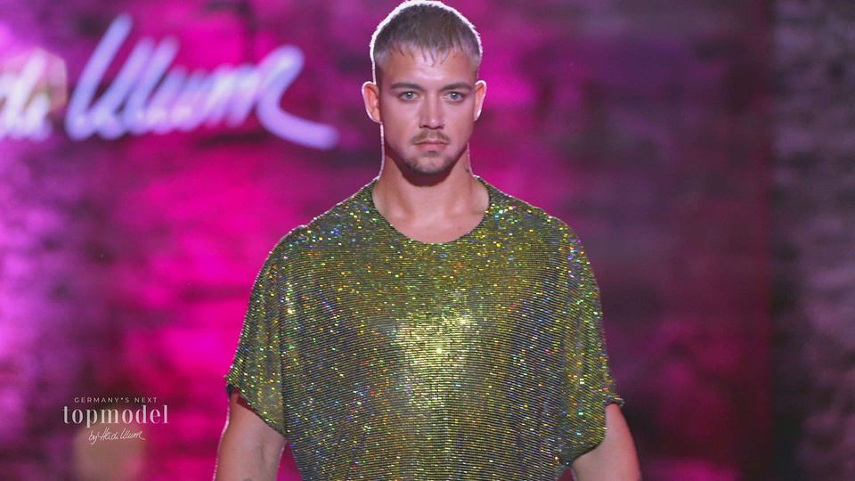 Lucas: „Und dann merk ich, wie meine Hose immer weiter reißt“