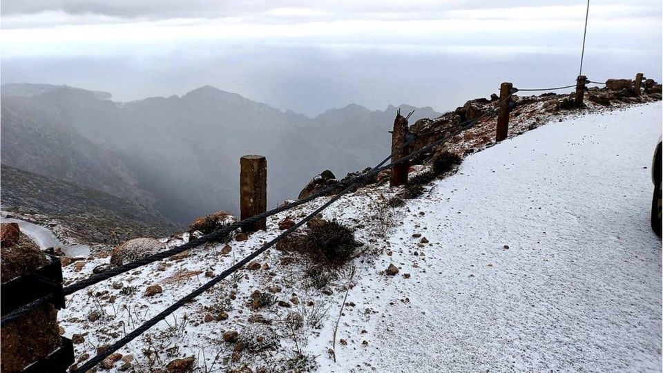 Heftiger Schneefall: Wintereinbruch auf beliebter Urlaubs-Insel