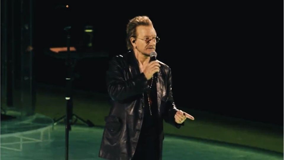U2-Sänger Bono gedenkt Nawalnys auf Konzert