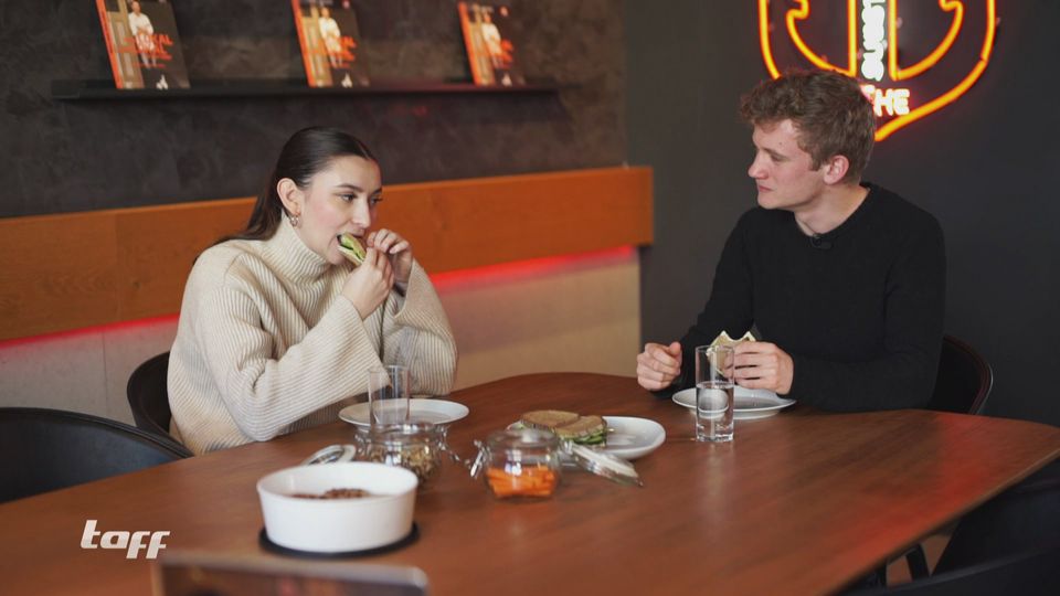 Kau dich schlank: Mit richtigem Kauen zum Abnehmerfolg?