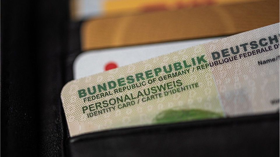 56 Millionen Deutsche gefährdet: Hacker entdeckt Schwachstelle beim Perso