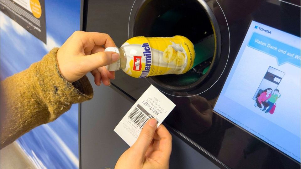 Hausverbot für Pfandsammler: Dürfen Supermärkte Rückgabe beschränken?