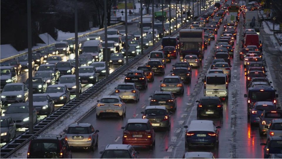 ADAC zieht Bilanz: 2023 gab es deutlich mehr Staus