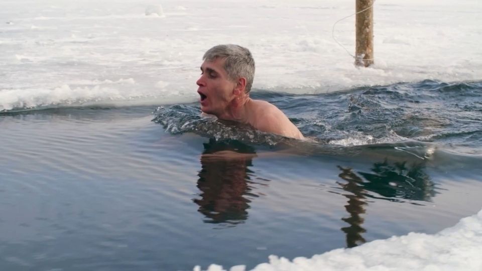 Wintertrend Eisbaden: Worauf man unbedingt achten sollte