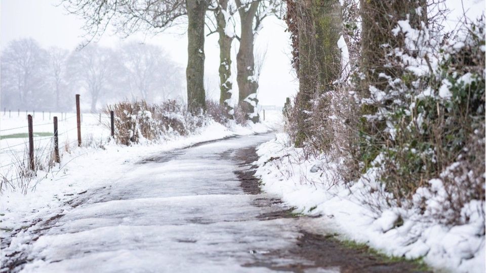 Wetterdienst warnt: Hier droht extreme Glätte