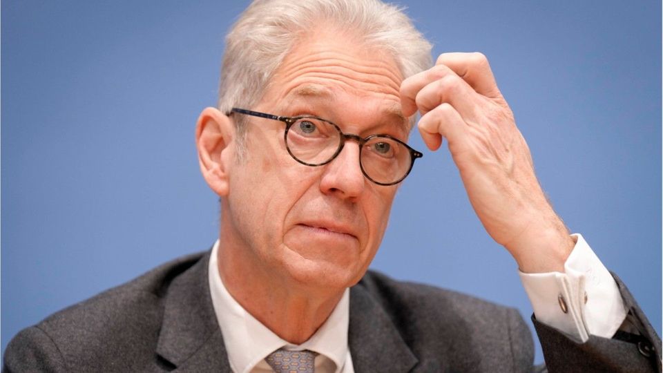 4-Tage-Wochen in Praxen: Ärzte-Boss warnt vor sehr langen Wartezeiten