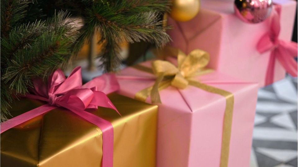 Gefährliche Bescherung: Diese beliebten Geschenke enthalten Schadstoffe