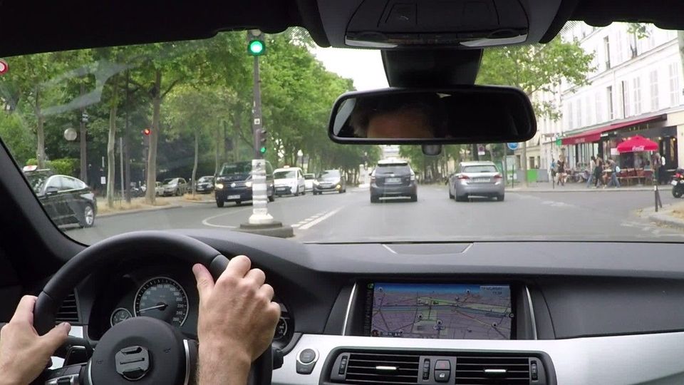 In diesem Nachbarland werden ab 2024 geringe Temposünden weniger hart bestraft