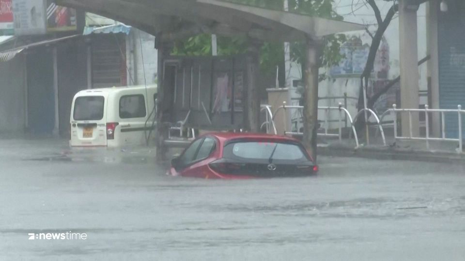 Sturm Michaung rast auf Indien zu: Sintflutartige Regenfälle