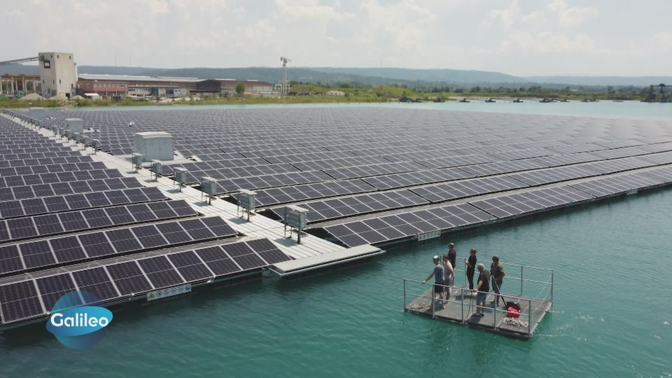 Die schwimmende Photovoltaikanlage im Badesee