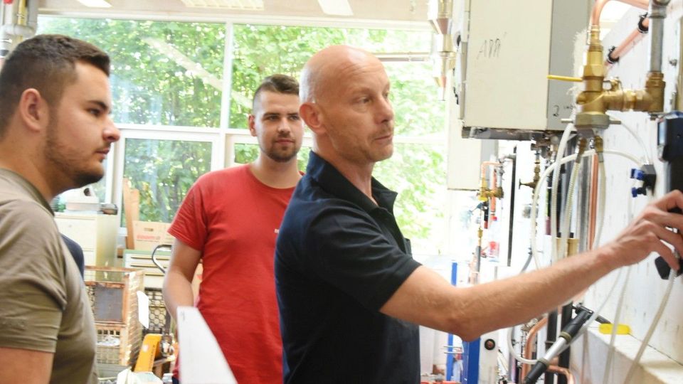 Betriebe schlagen Alarm: Azubis können nicht richtig Deutsch