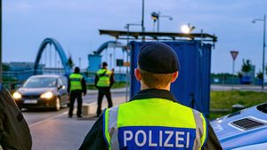 Dobrindt will Grenzkontrollen verlängern