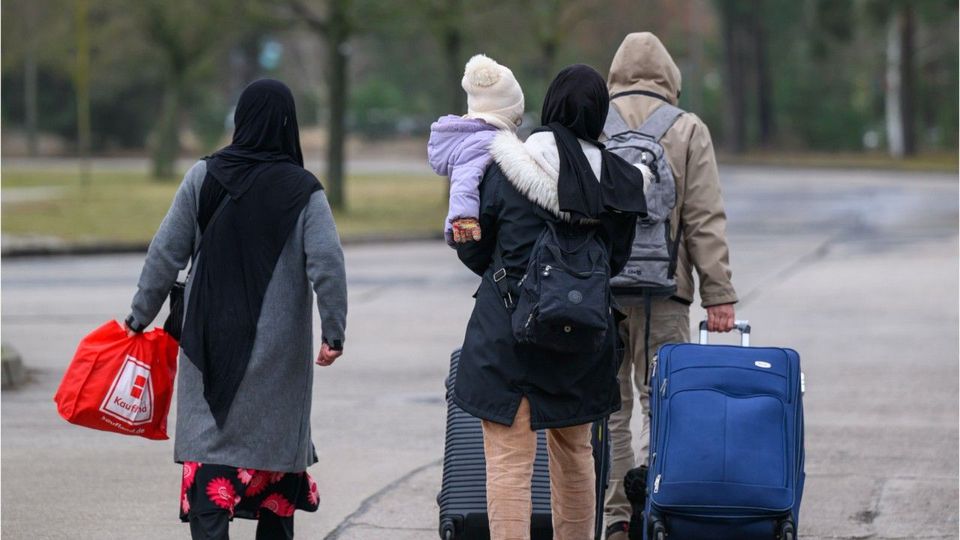 SPD-Landräte: Asylhilfe nur noch als Kredit