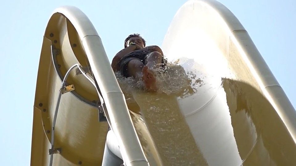 TikTok-Stars testen NRWs beste Wasserrutschen