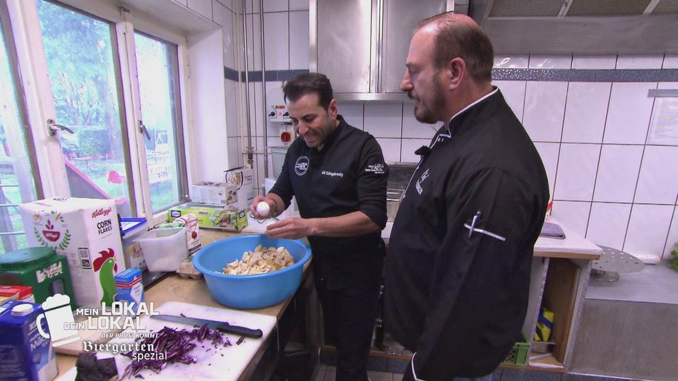Semmelknödel im klassischen Biergarten