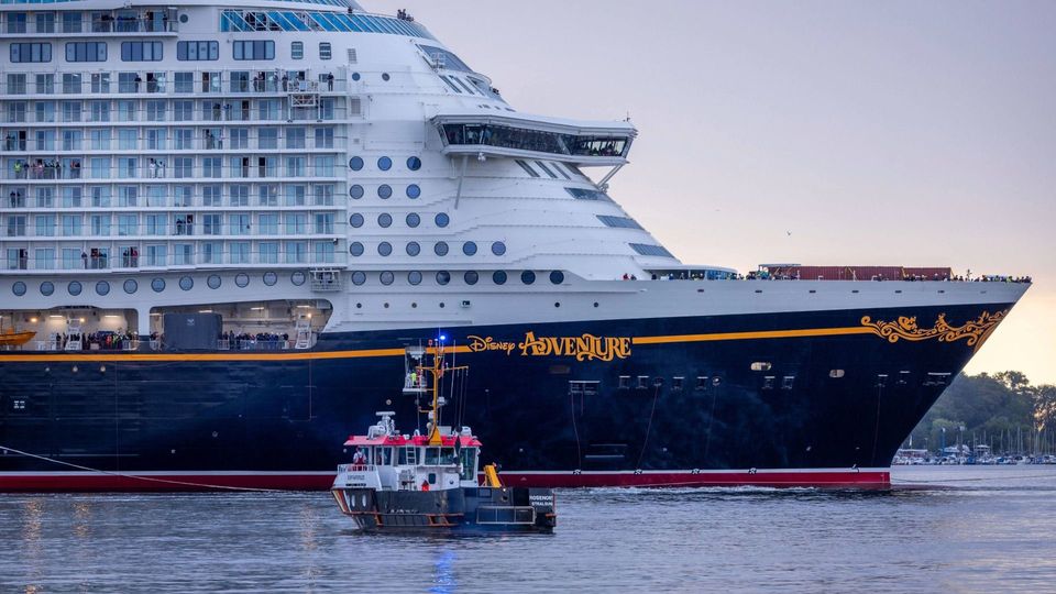 „Disney Adventure“ in Wismar ausgelaufen