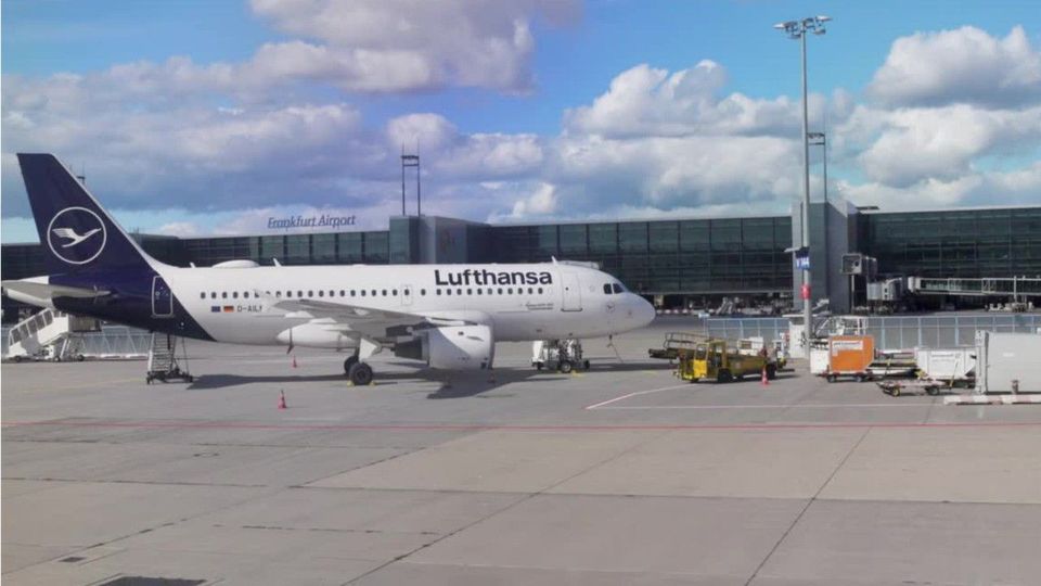 Flüge streichen: Lufthansa-Chef droht Deutschland