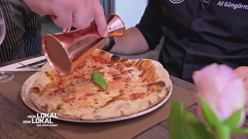 „Besser als in Italien“: Pizza Margherita verzaubert Ali Güngörmüs