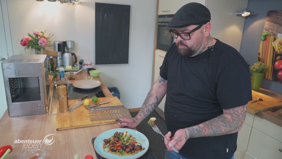 Beefer Hacks #3: Timo Hinkelmann brutzelt moderne Küche im Beefer