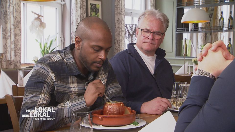 Zwiebelsuppe in der Zwiebel serviert!