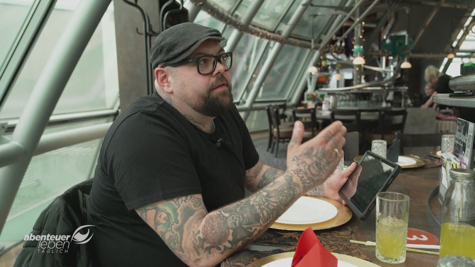 Essen mit Looping: Wie gut ist das Achterbahnrestaurant wirklich?