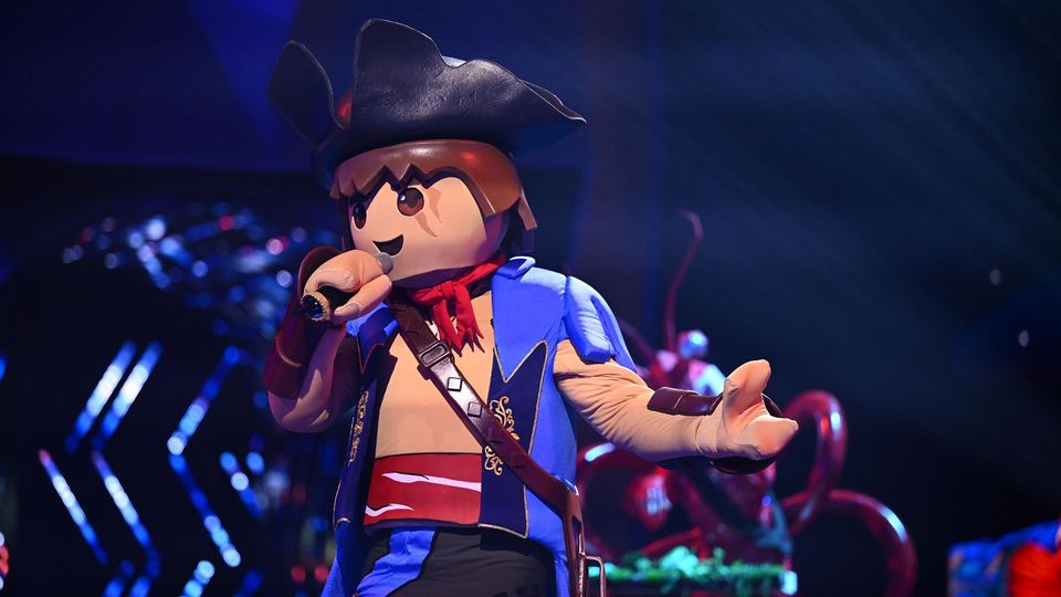 „Don’t Look Back In Anger“: Der Pirat begeistert mit Oasis-Hit