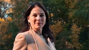 Baerbock geht erneut mit Video viral