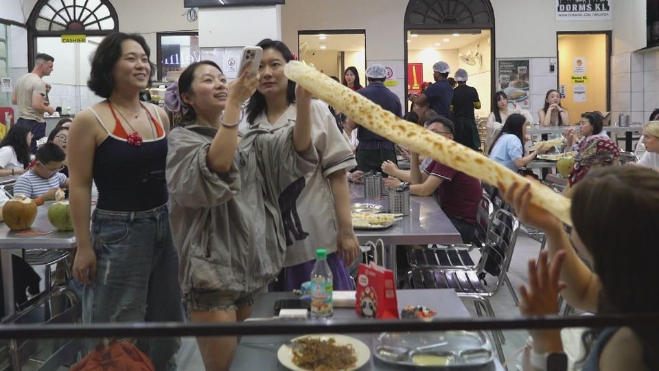 Dessert mit Höhenrausch: Roti Tisu im Test