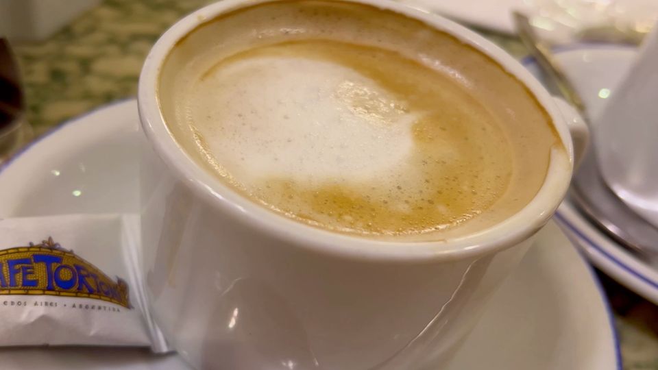 Wie Kaffee auf Ihre Medikamente wirkt