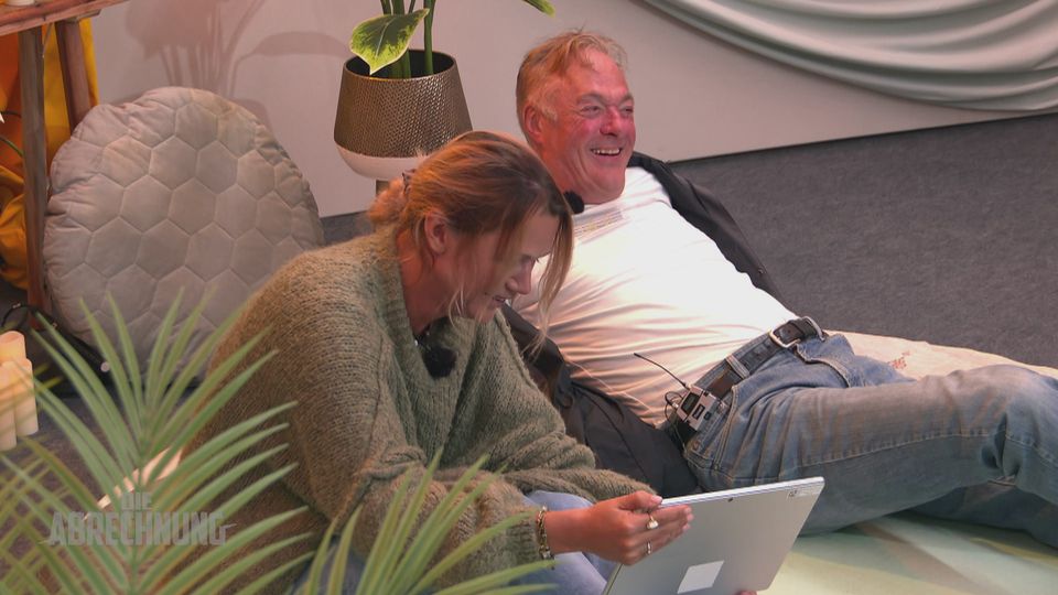 Süße Videobotschaften: Ronald überrascht Sara mit einer liebevollen Geste