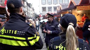 Polizei sichert Düsseldorfer Weihnachtsmarkt