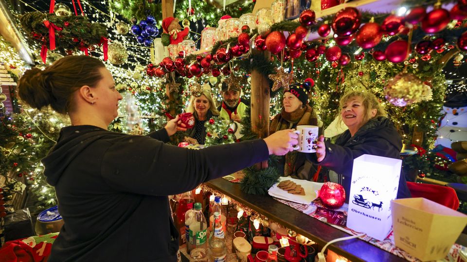 Dobrindt: Weihnachtsmärkte sind sicher
