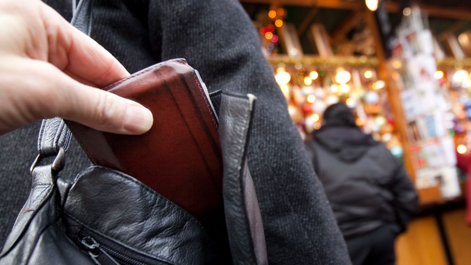 Weihnachtsmarkt: Achtung, Taschendiebe!