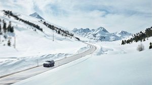 Tirol sperrt Straßen für Winterurlauber