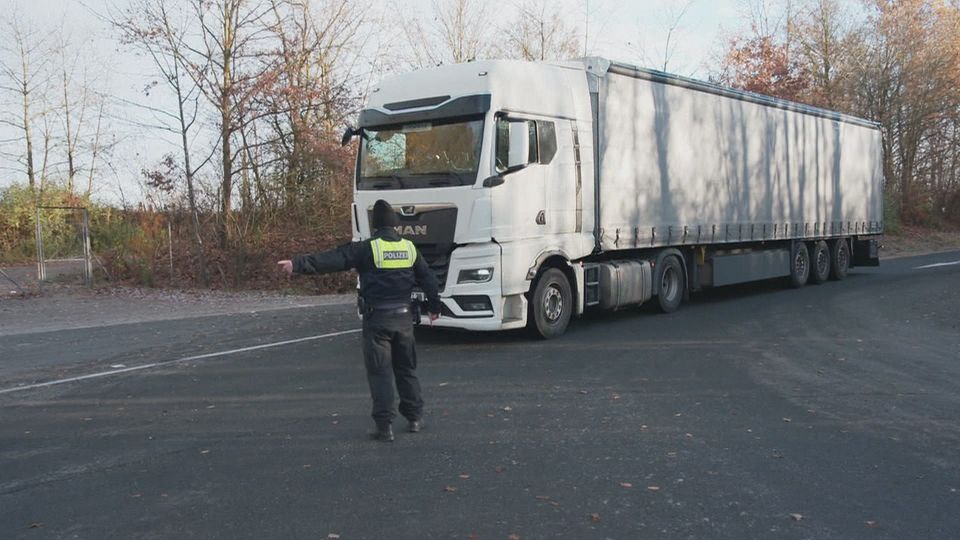 Wenn die Großen rausgewunken werden: LKW-Kontrolle bei Fürth