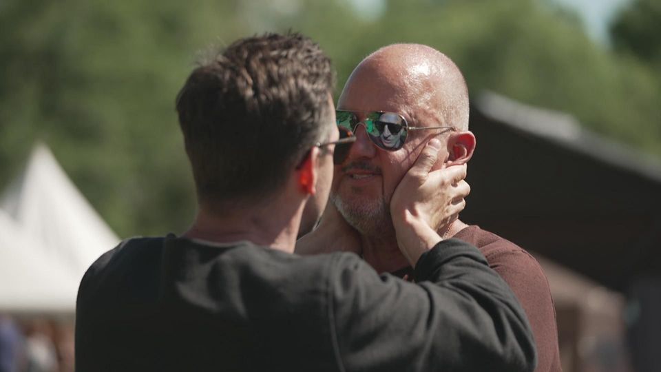 Rosin und Kumptner im Schimpfwort-Hagel und Bussi-Sturm: Das muss Liebe sein!