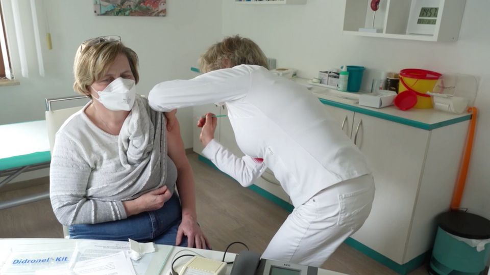 „Wartezeiten werden immer länger“: Hausärzteverband warnt vor Notstand in Praxen