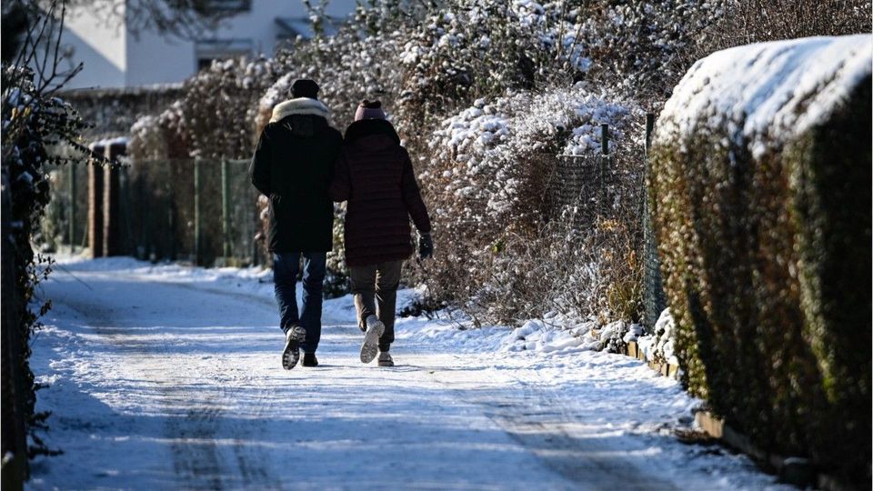 Wie Sie auf Glatteis sicher gehen können
