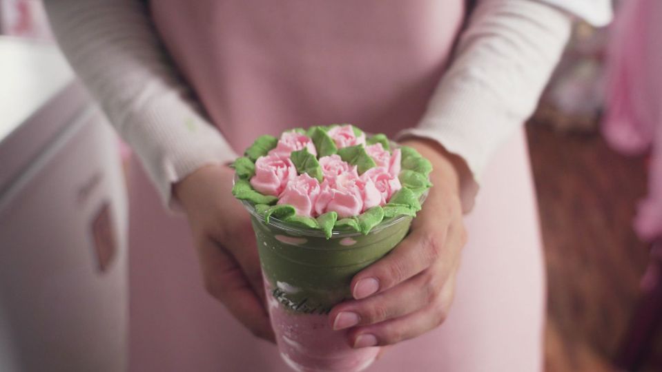 Blumen-Bouquet im Becher: Malaysias viraler Drink im Test!